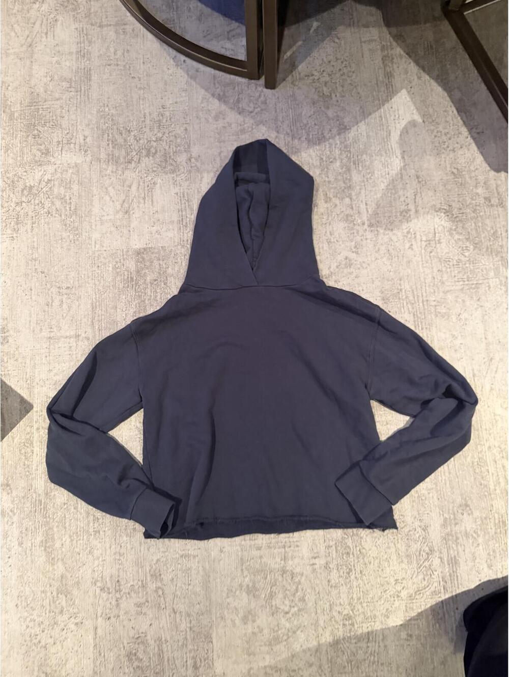 NWOT Perfectwhitetee Kokomo cutoff navy fleece hoodie M cozy - Picture 2 of 4